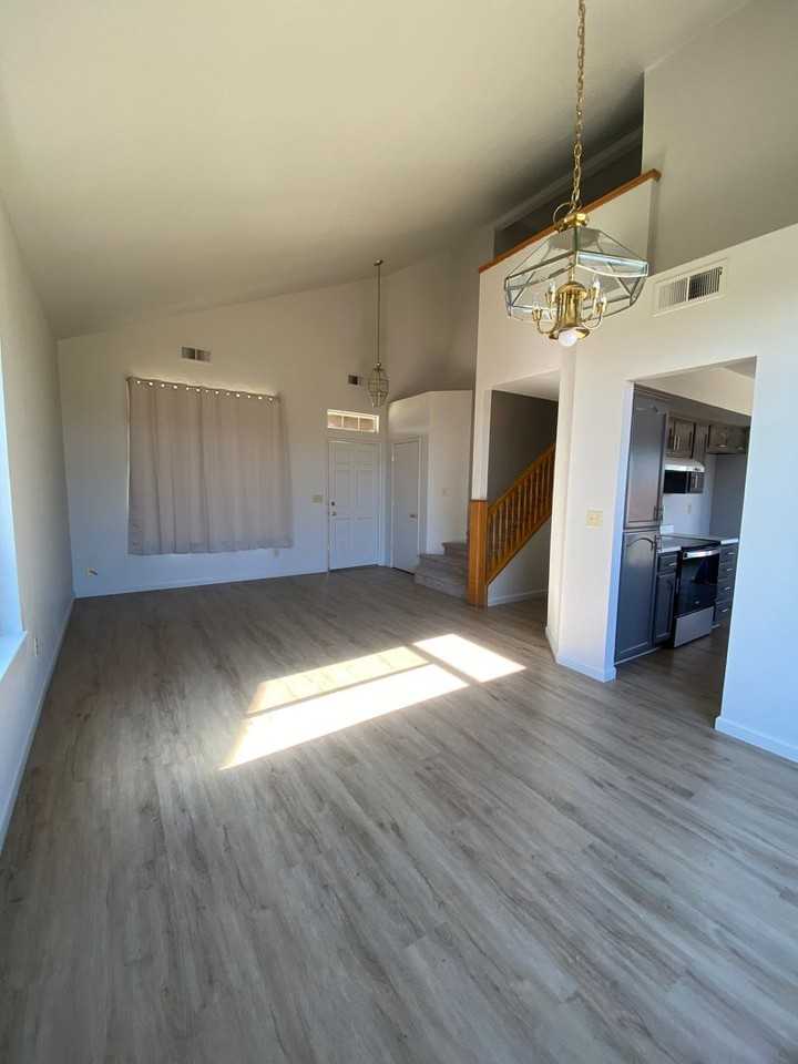 16810 Bradford Dr - Photo 3 of 26
