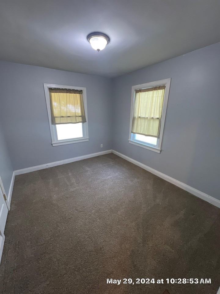 4715 S 1st St - Photo 2 of 18