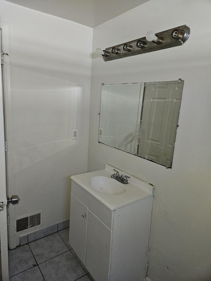 17375 Beaverland Street - Photo 5 of 50