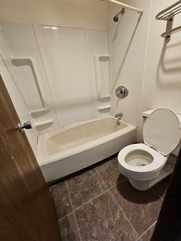 1300 W Russell St - Photo 2 of 2