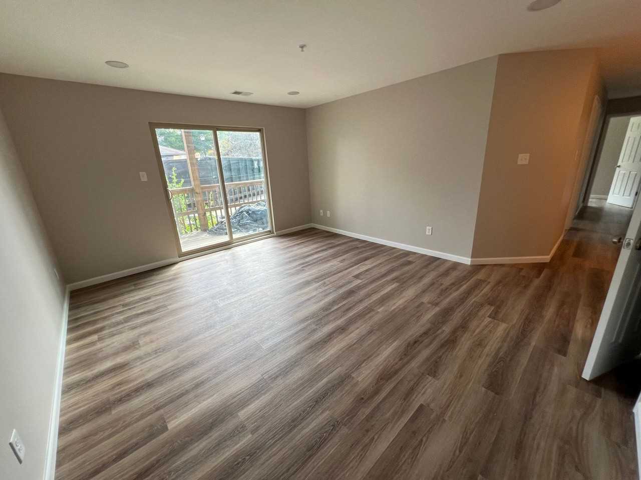3210 E John Hinkle Pl Apt C - Photo 3 of 20