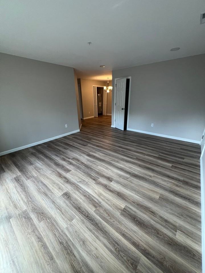 3210 E John Hinkle Pl Apt C - Photo 4 of 20