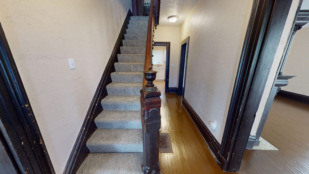 17 Broadway Ave - Photo 2 of 21