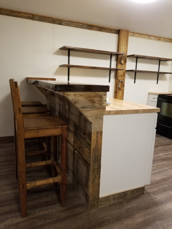 724 N Yellowstone St - Photo 2 of 17