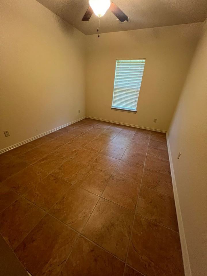 2408 Kaylonni Ln - Photo 5 of 23