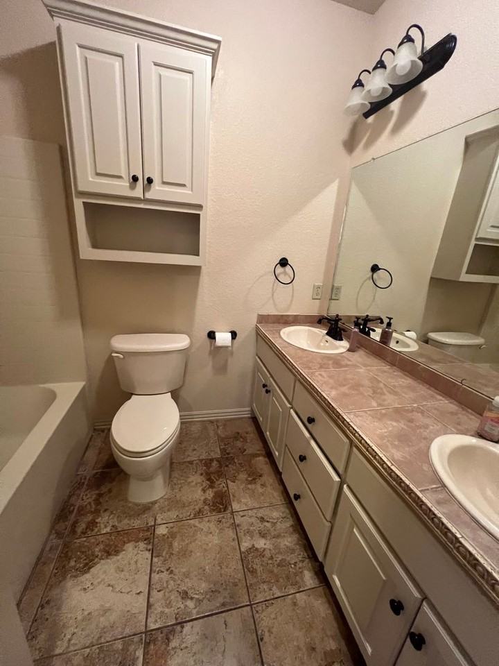 2408 Kaylonni Ln - Photo 6 of 23