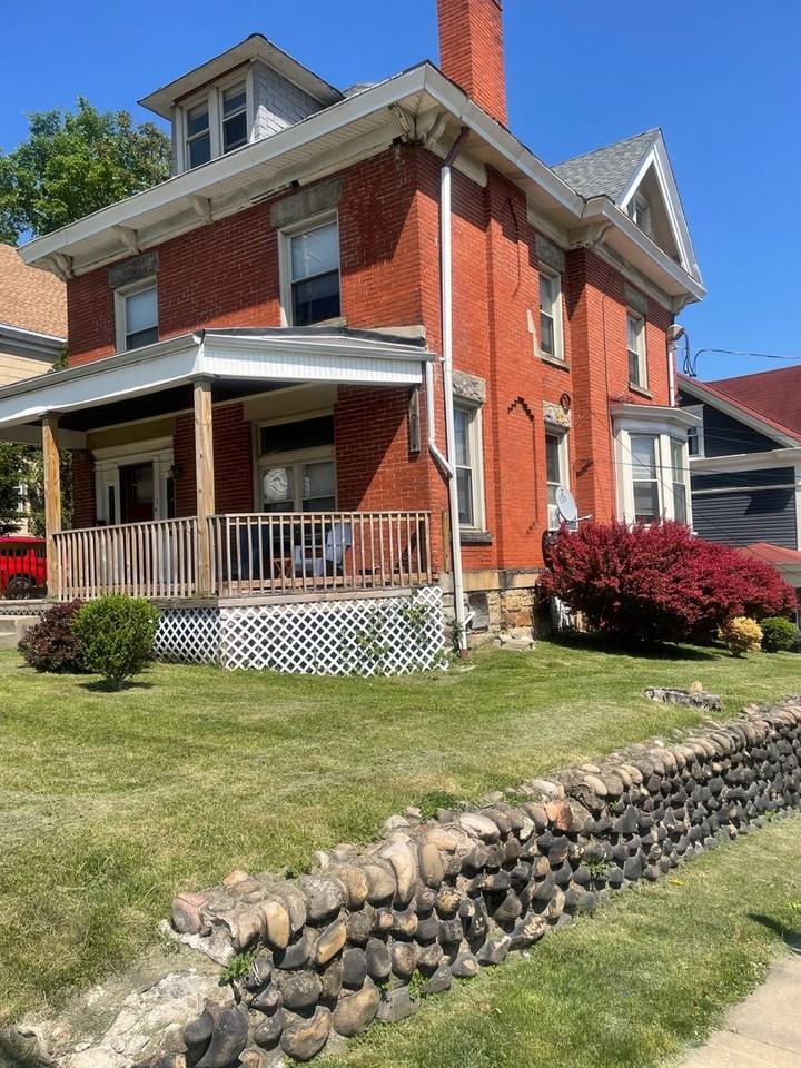 Balph House 4 unit with one apartment on each floor Apartments 168 N