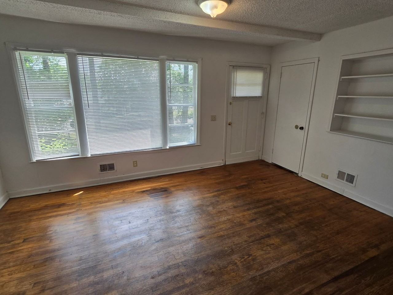 2102 Long Shadow Ln - Photo 4 of 25