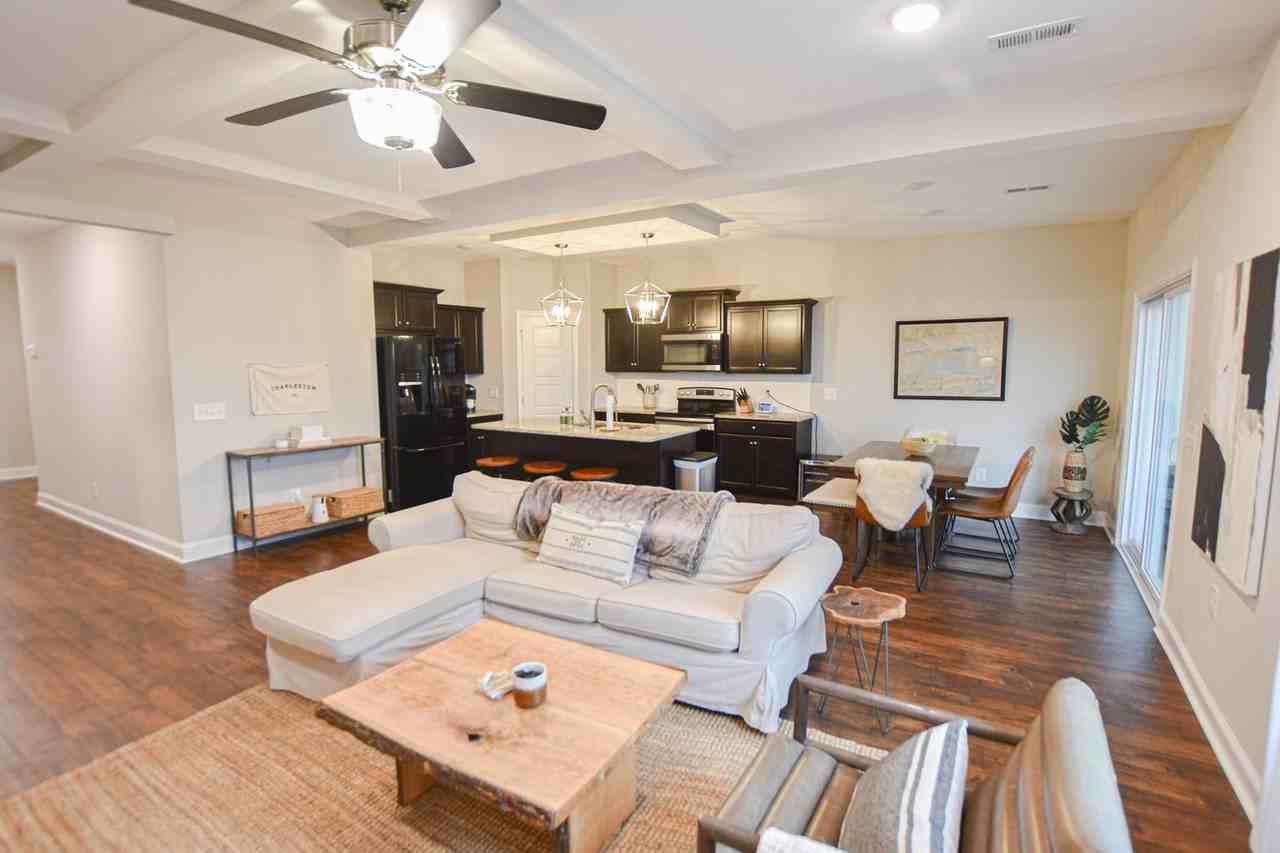1146 Eagles Nest Ln - Photo 4 of 17