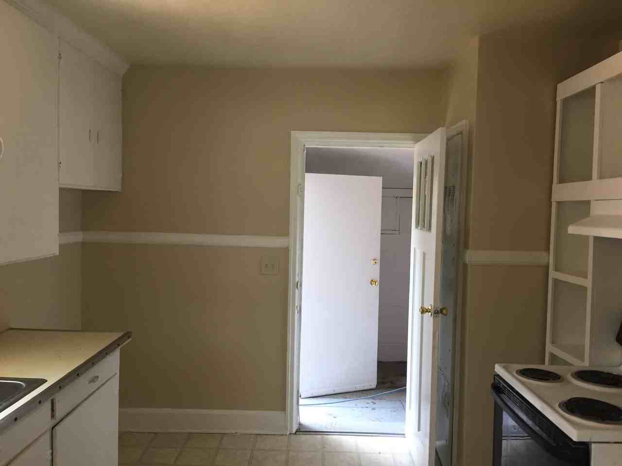 2306 7th St - Photo 4 of 15