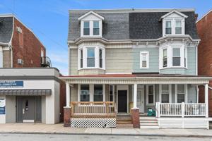 featured image of 1020 N George St