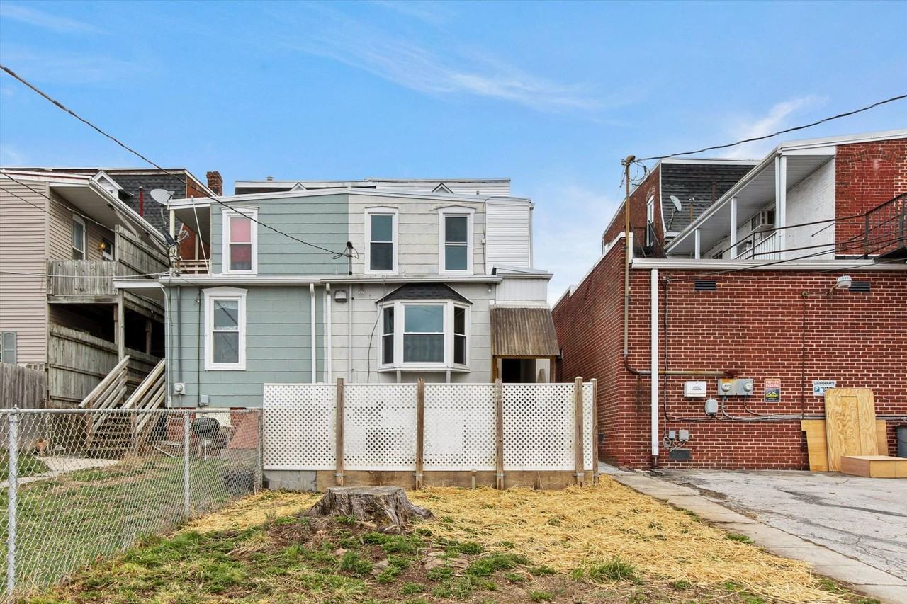1020 N George St - Photo 2 of 25