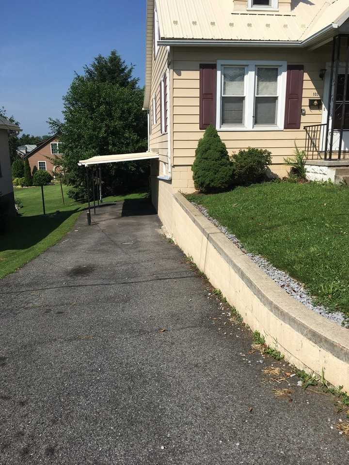 103 Barton St - Photo 2 of 19
