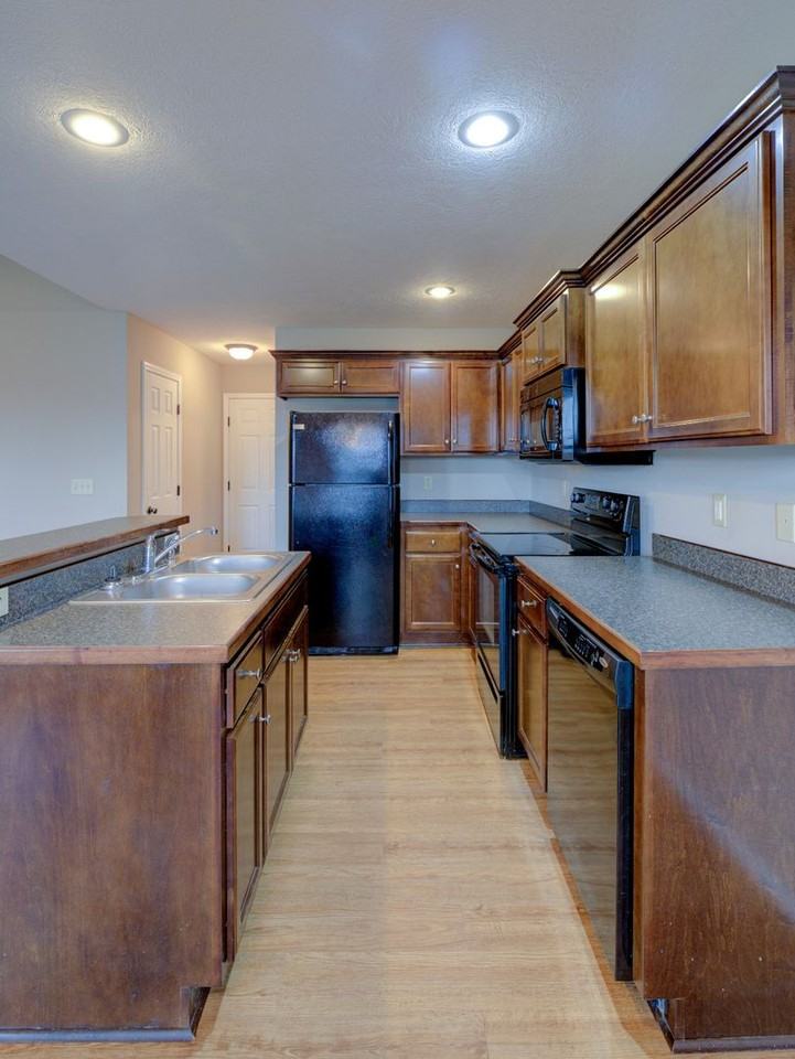 453 N Chandler Ave - Photo 6 of 20