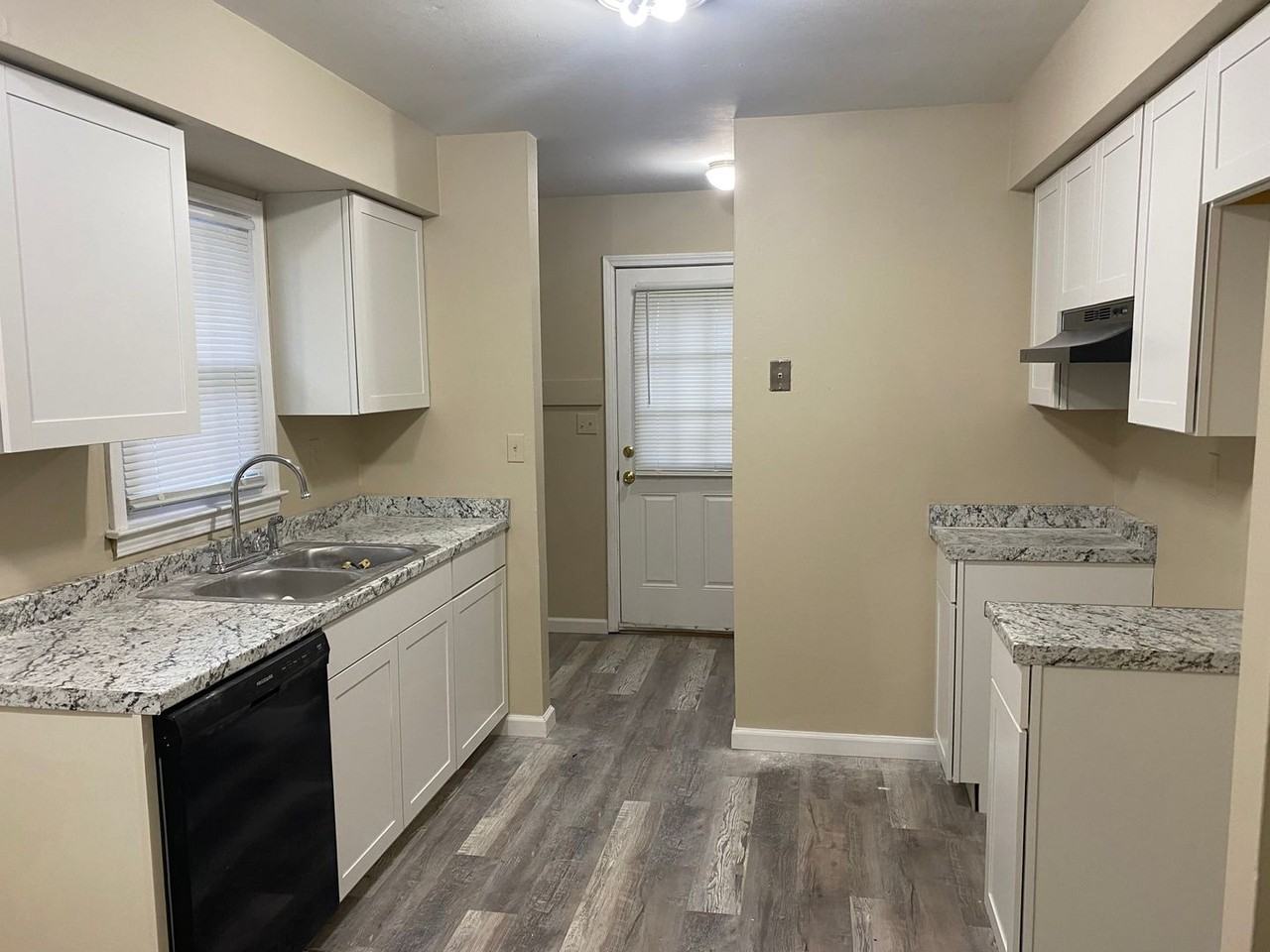 8715 Bluebell Dr - Photo 2 of 15