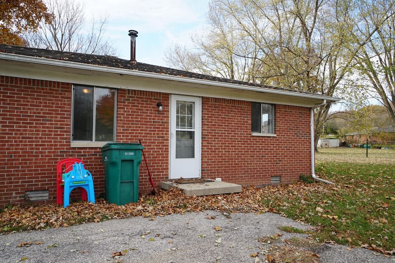 Pleasant Valley Apartments - Photo 3 of 26