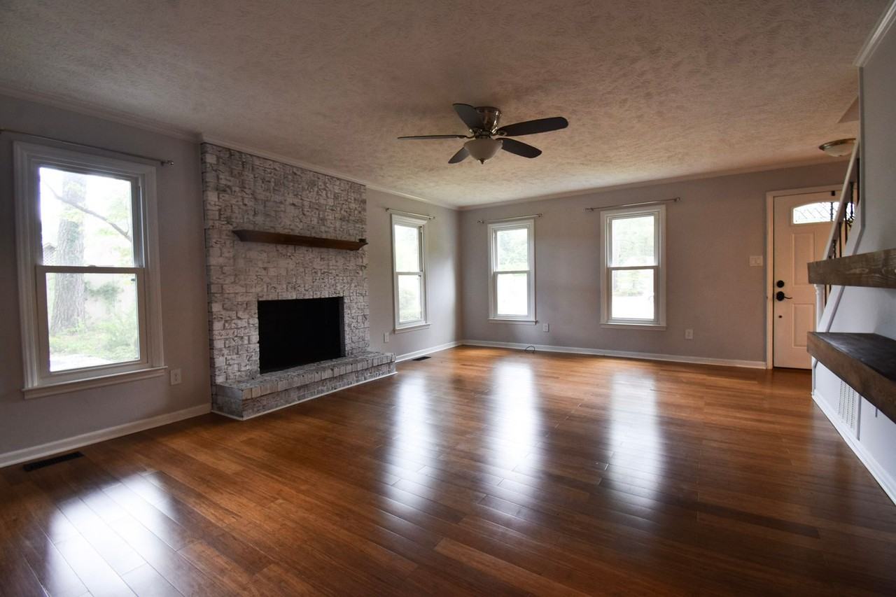 5804 Norman Pl - Photo 5 of 26