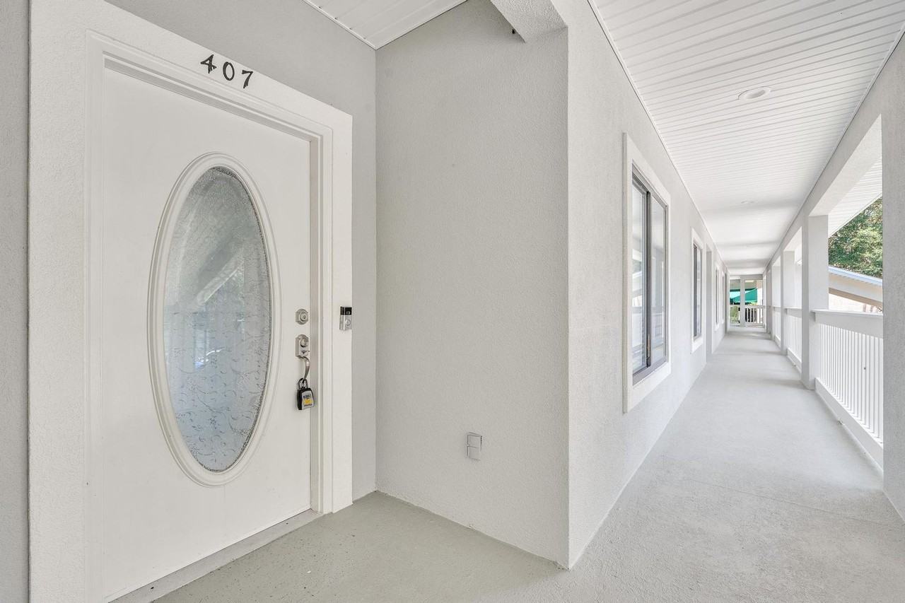 407 Westlake Ct - Photo 3 of 25