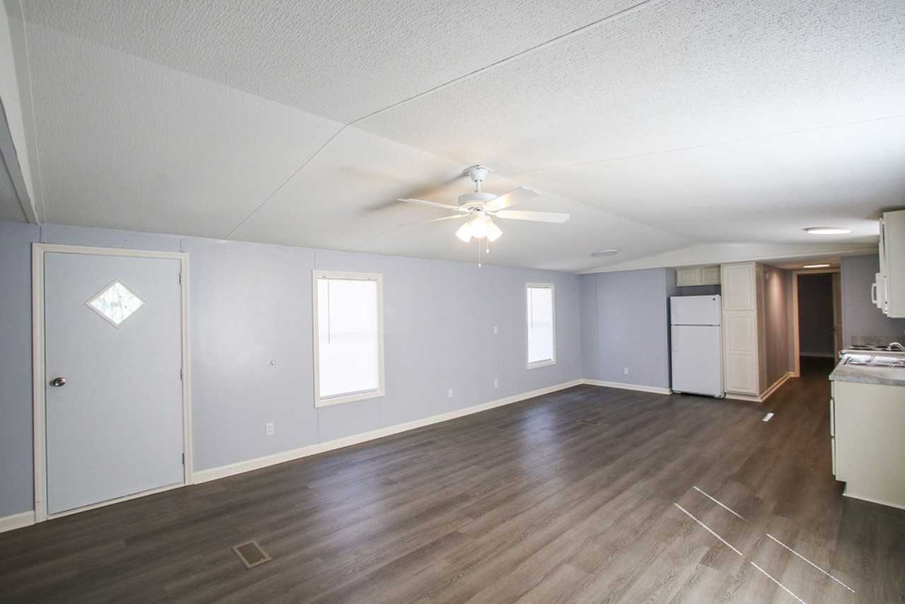 351 Green Oaks Ct - Photo 3 of 19