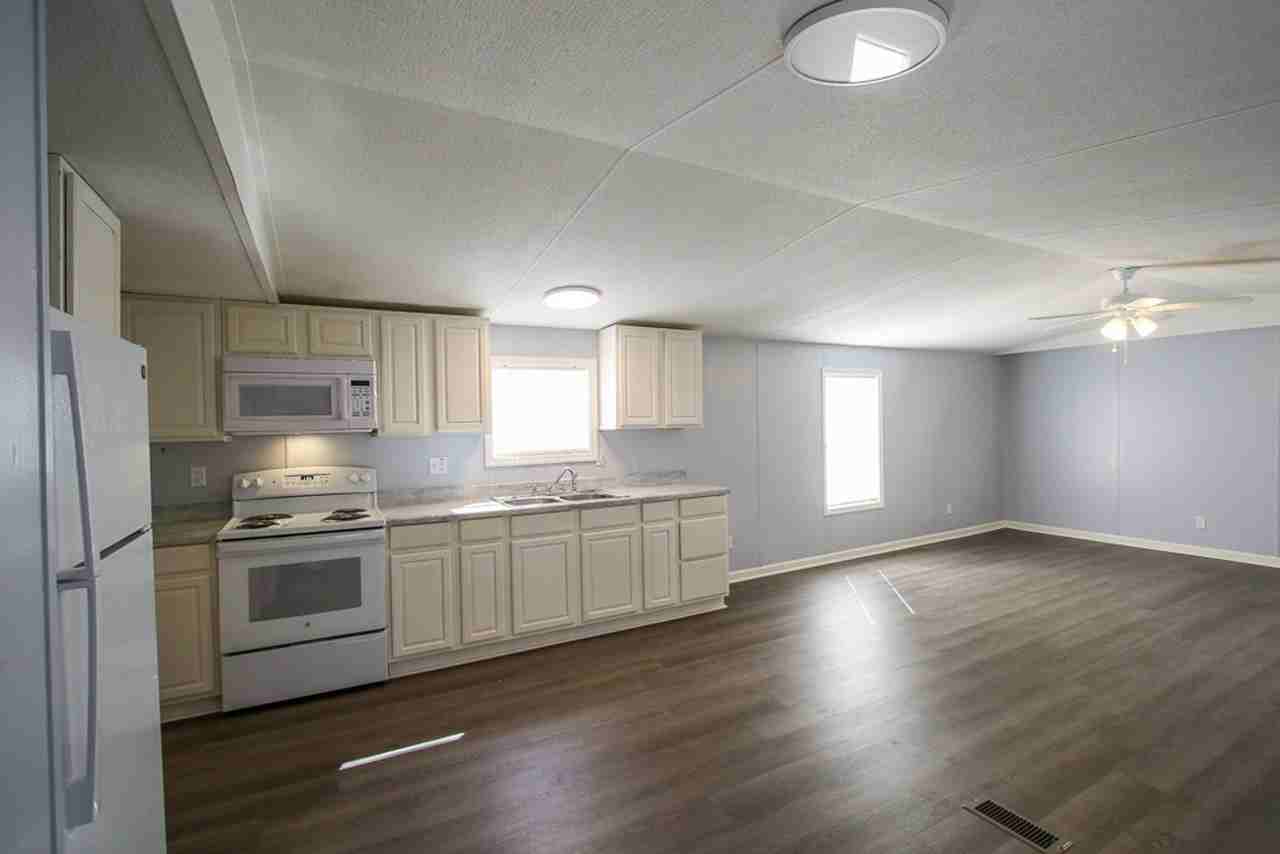 351 Green Oaks Ct - Photo 5 of 19