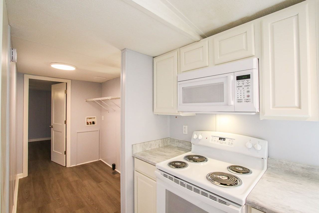 351 Green Oaks Ct - Photo 6 of 19