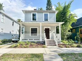 featured image of 305 W 9th St
