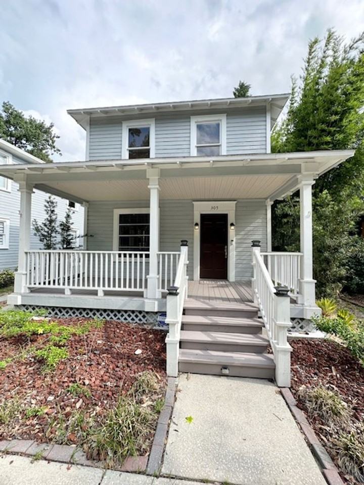 305 W 9th St - Photo 2 of 40