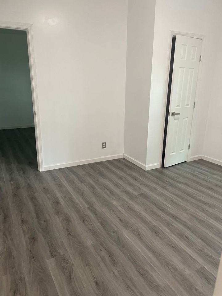 1126 S Quaker Ave - Photo 7 of 15