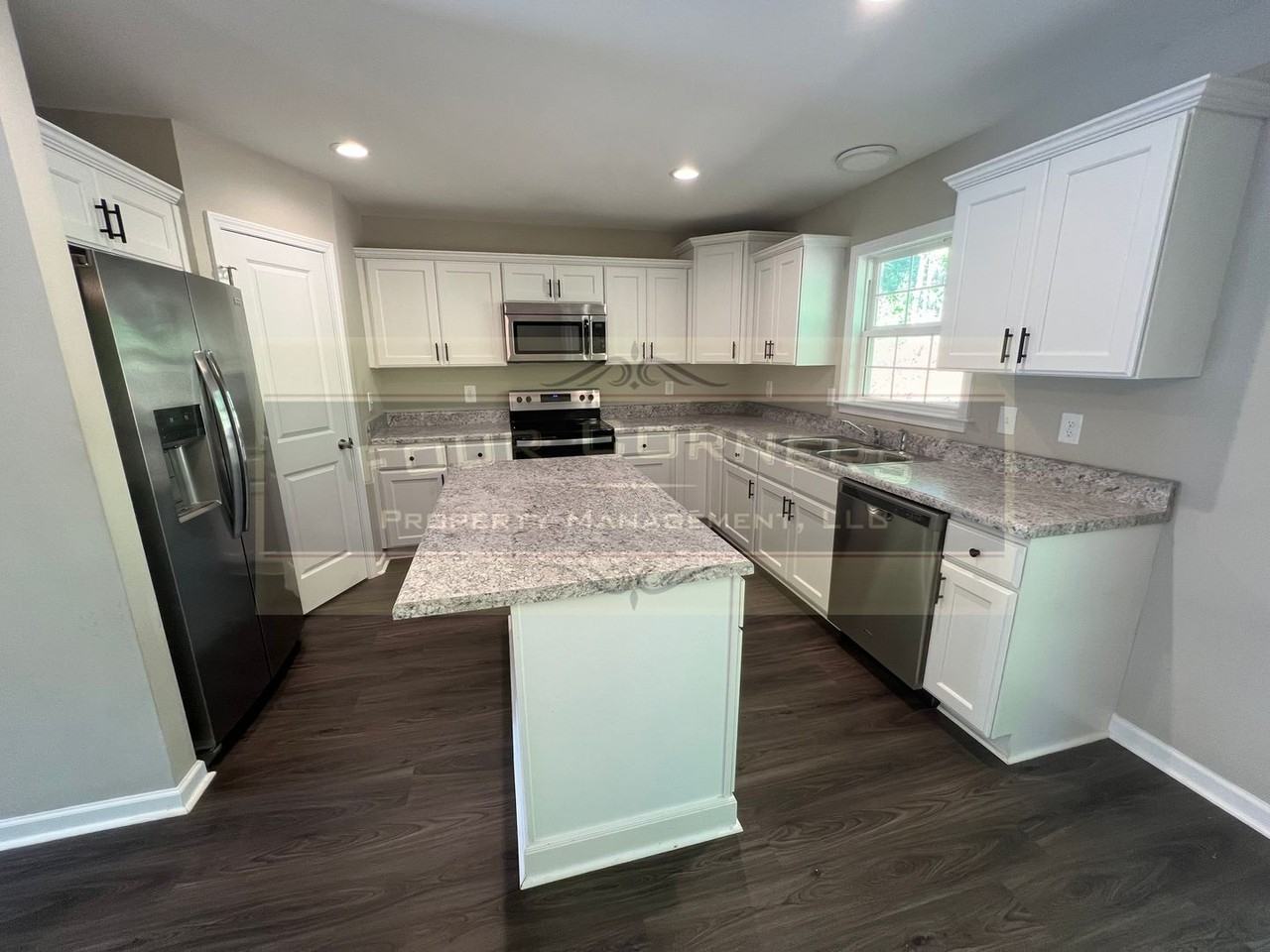 1592 Brookdale Dr - Photo 3 of 11