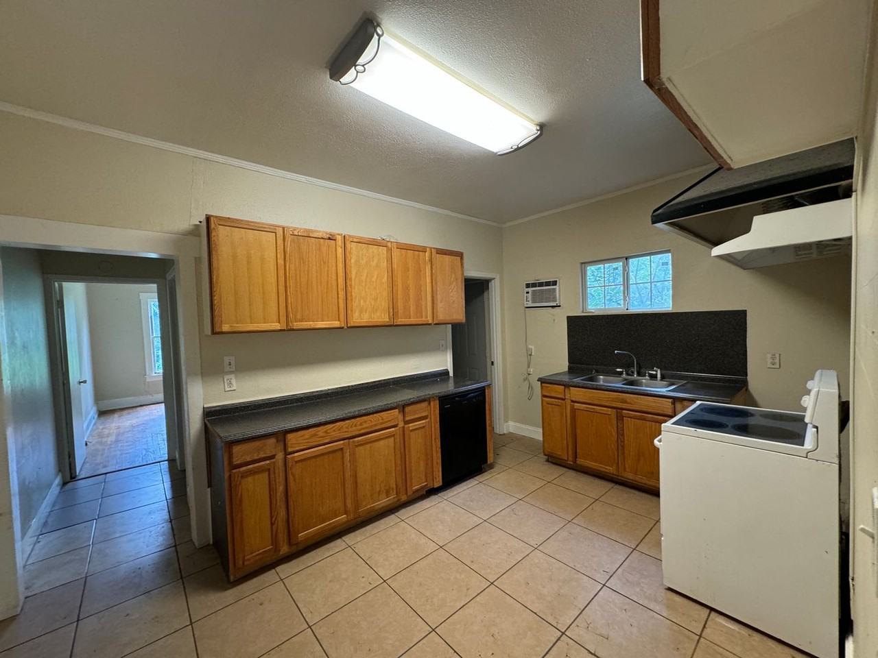 Merrick 649 - Photo 2 of 8