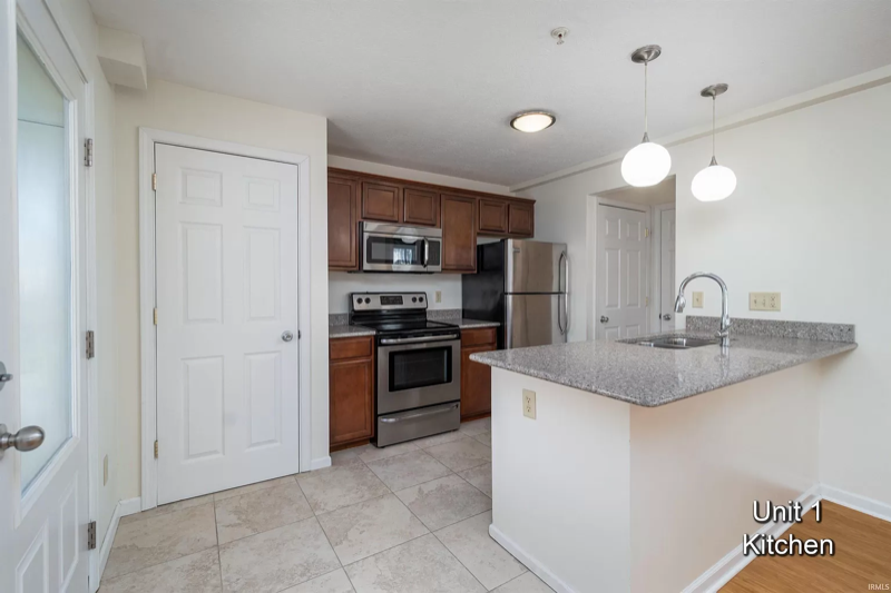 406 E Hillside Dr #1 - Photo 3 of 16