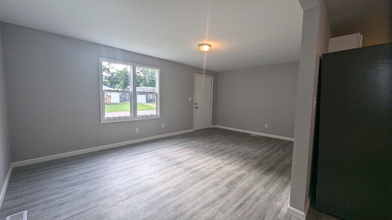 520 S Barrett Ave #A - Photo 3 of 12