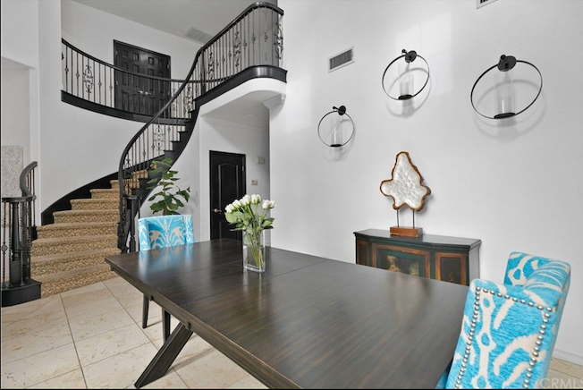 7435 Paloma Dr - Photo 5 of 19