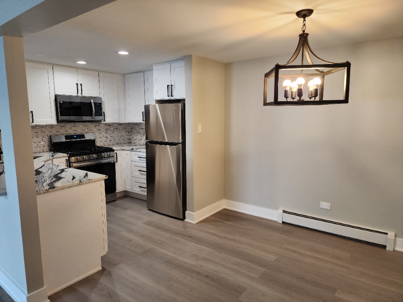 9421 S Roberts Rd #1NW - Photo 3 of 14