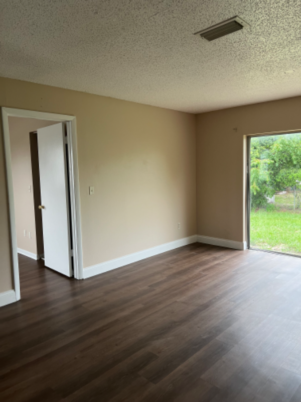 12458 Elgin Blvd - Photo 2 of 10