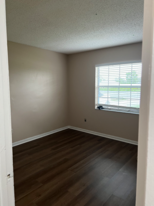 12458 Elgin Blvd - Photo 6 of 10