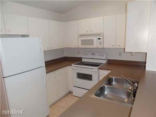Club Caribe 1br $1050 - Photo 3 of 6