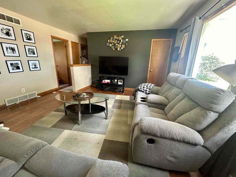 4421 S 13th St - Photo 2 of 16