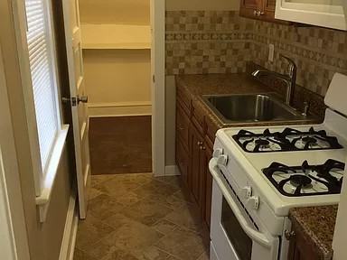 215 Magnolia Ter #B - Photo 4 of 31