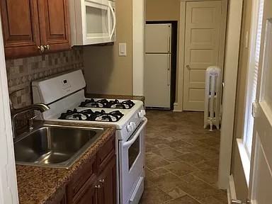 215 Magnolia Ter #B - Photo 5 of 31