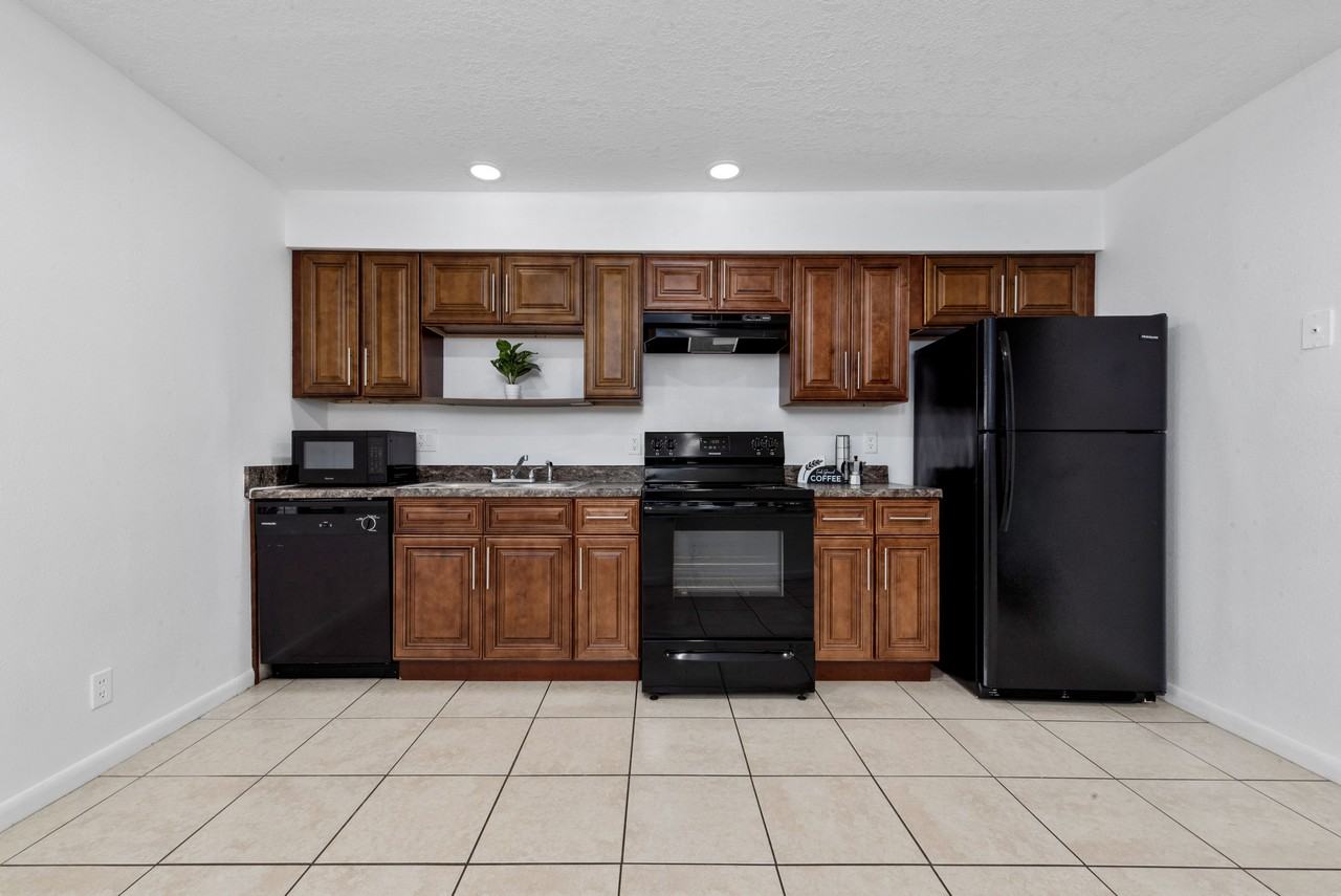 911 W Orange St #911 - Photo 5 of 12