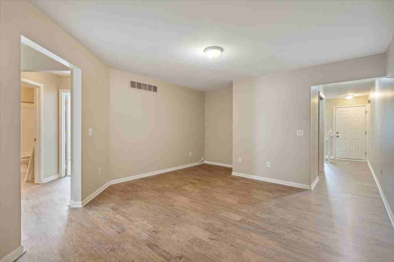 35922 Sunset Ct #35922 - Photo 3 of 17