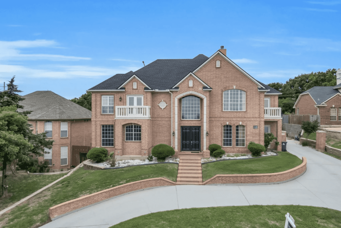 5612 Bay Club Drive - Photo 3 of 24