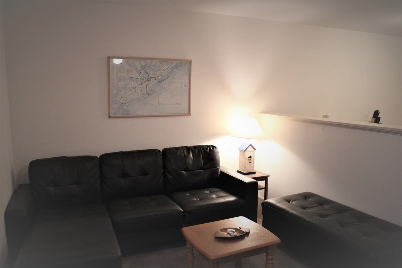 81 Center St #B - Photo 5 of 9