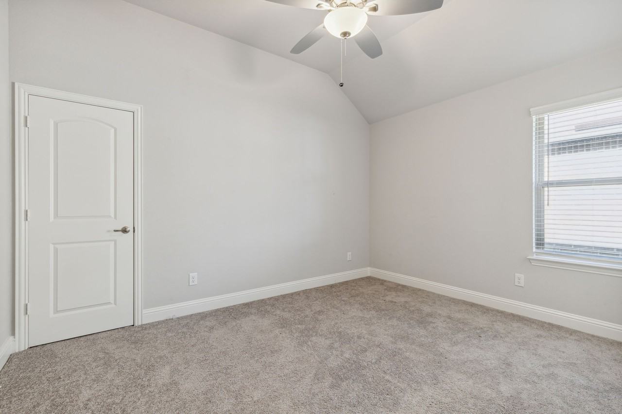 548 Bradley Dr #NA - Photo 5 of 20