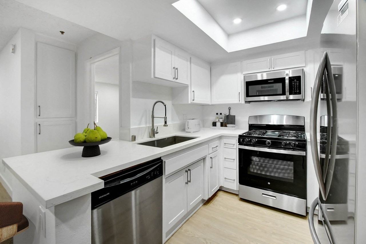 618 S. Detroit - Photo 2 of 25