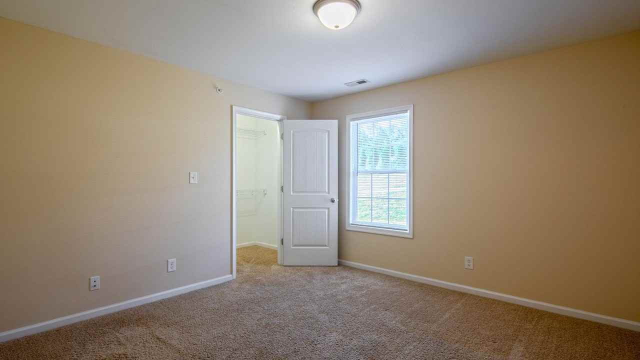 Jefferson Forest Manor - Photo 5 of 24