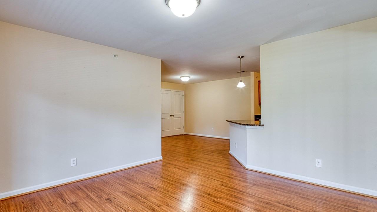 Jefferson Forest Manor - Photo 4 of 24