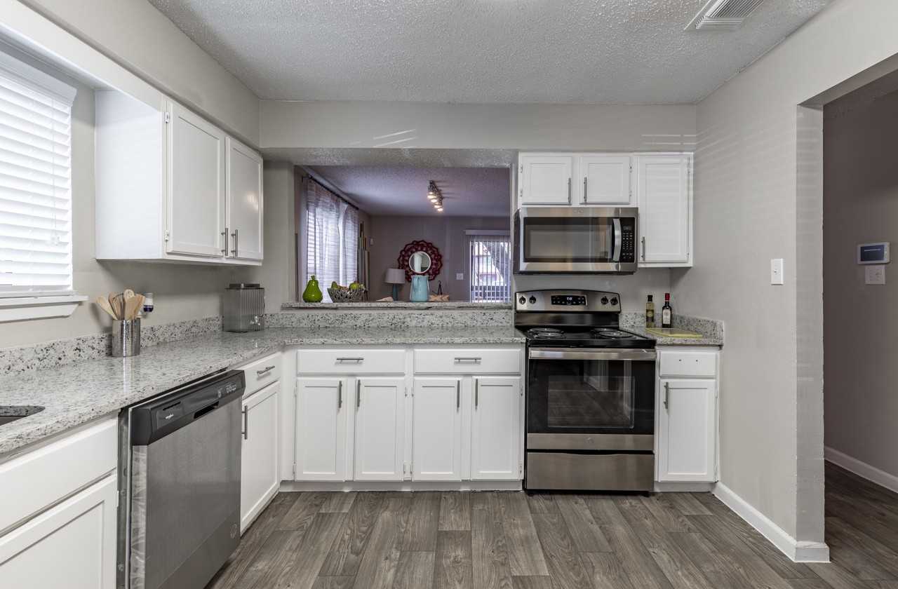 The Grand Apartment Homes - Photo 2 of 15