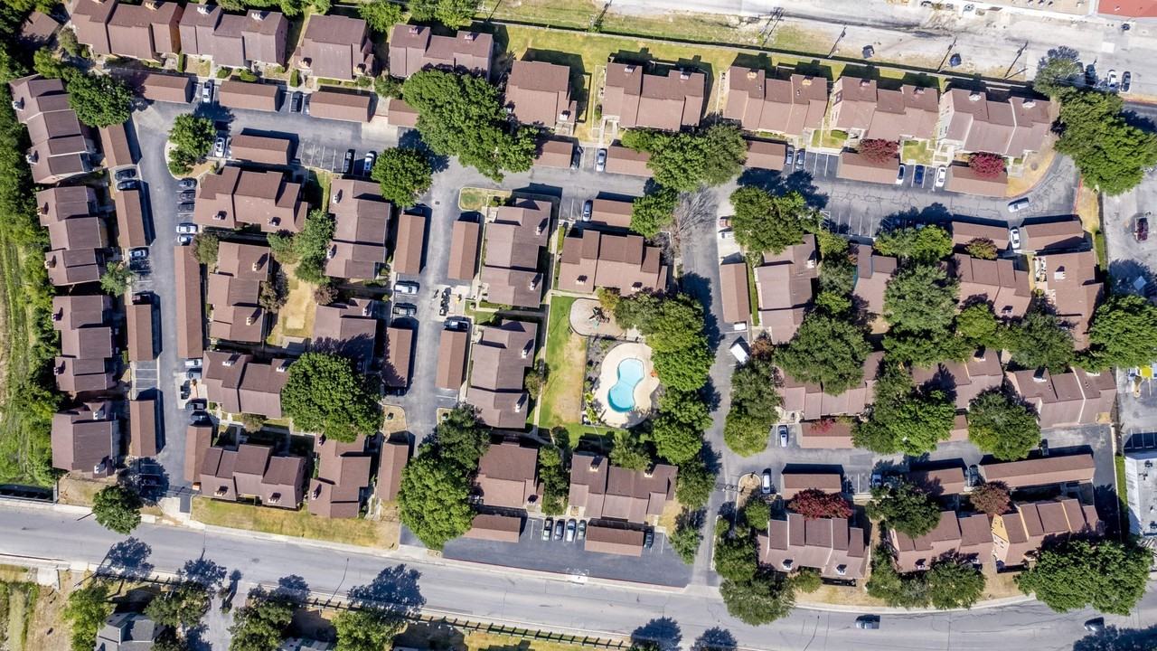 The Grand Apartment Homes - Photo 4 of 15